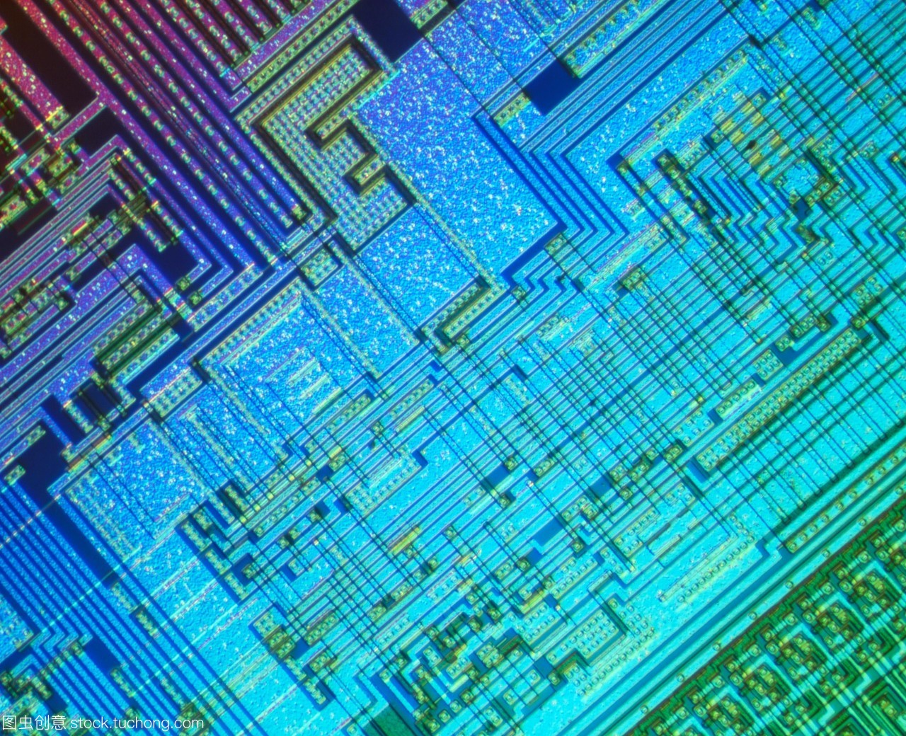 揭秘微缩世界 集成电路表面的光显微图探秘